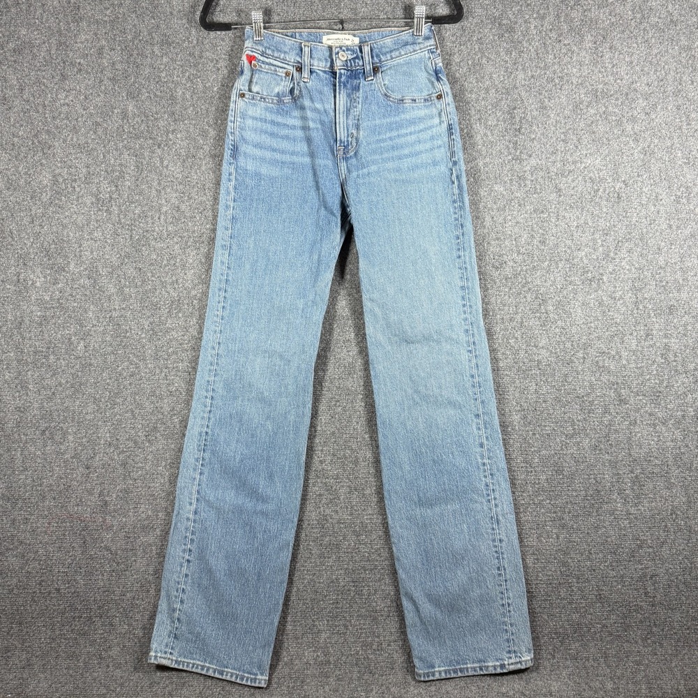 Abercrombie & Fitch The 90's High Rise Relaxed Jeans Light Wash Size 24x33 #3298